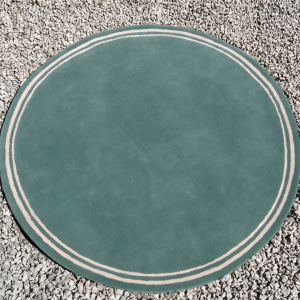 Round rug with boarder